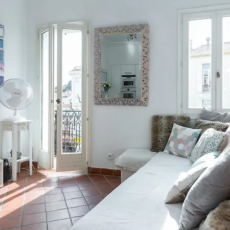 Sleeps 5 Wifi Appartement Cannes