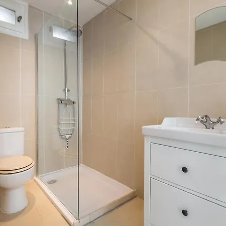 Sleeps 5 Wifi Lejlighed *